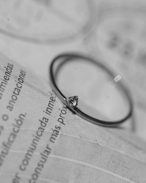 Ring med diamant i vitt guld | LECARRE 2