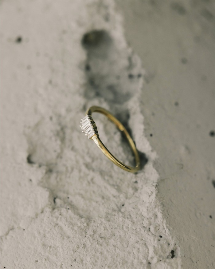 Gouden ring met verloopdiamanten in baguette-vorm | LECARRE