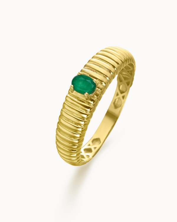 Ribbed Gold Ring with an Oval Emerald | LECARRE