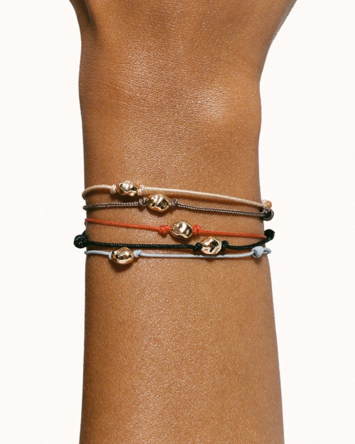 Bracciale in macramè con pepita d'oro, grigio | LECARRE