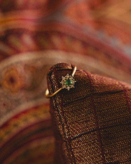 Ring Sloth roseta 18K goud smaragd diamanten | LECARRÉ