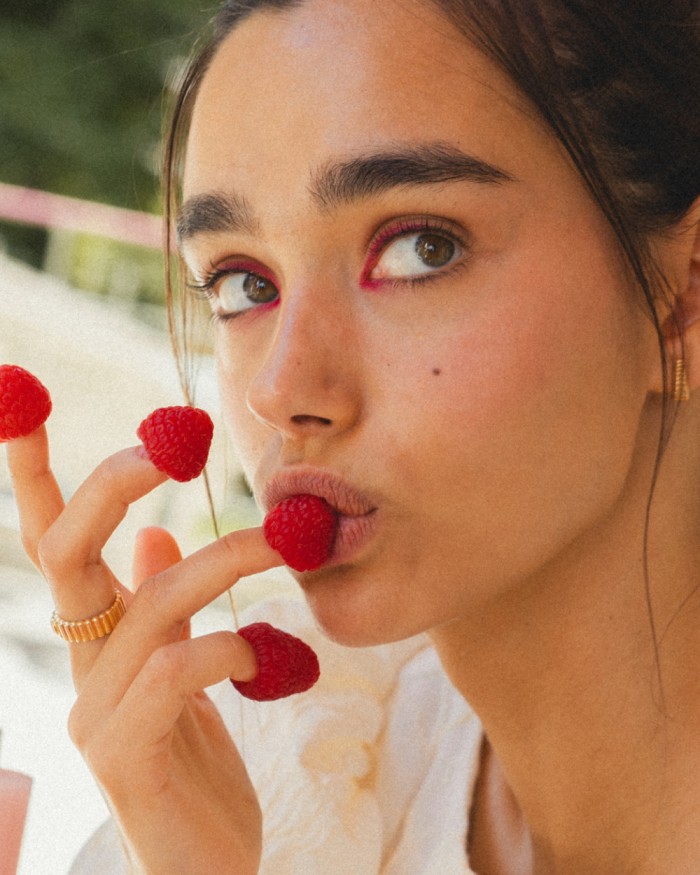 Gluttony Large Ribbed Ring in 18K Gold with White Topaz | LECARRE
