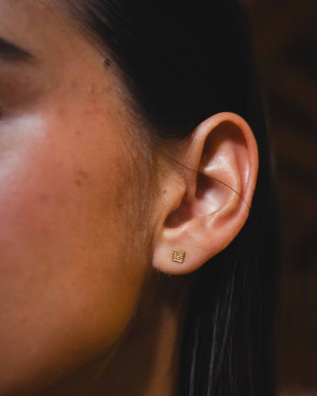 Pendientes Greed cuadrados de oro 18K con diamantes | LECARRE