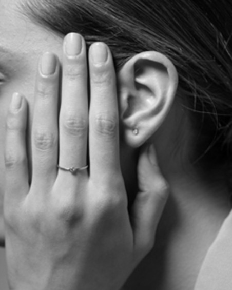Witte gouden solitaire diamanten ring | LECARRE