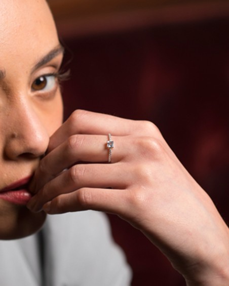 Anello con topazio e diamanti | LECARRE