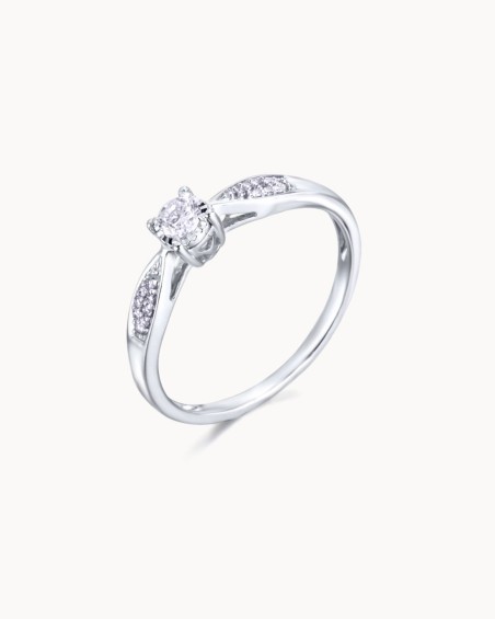 Inel Solitaire cu Patru Gheare și Diamante Laterale | LECARRE