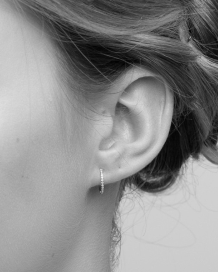 Goldene Ohrringe mit Diamanten | LECARRE