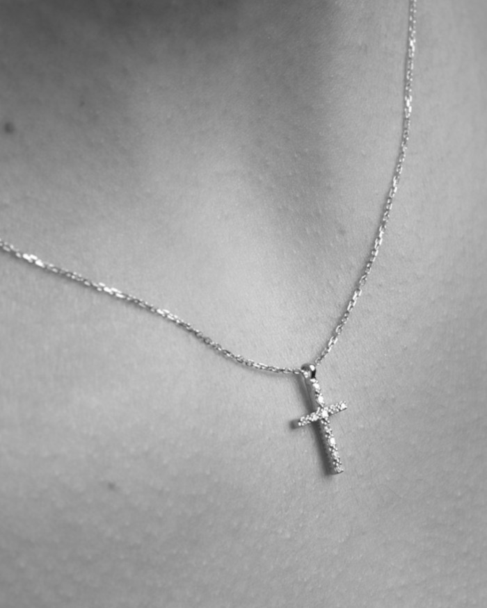 Weißgoldkette + Kreuz mit Diamanten | LECARRE
