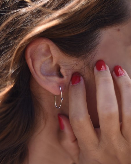 Lange Creolen aus Weißgold mit Diamanten | LECARRE