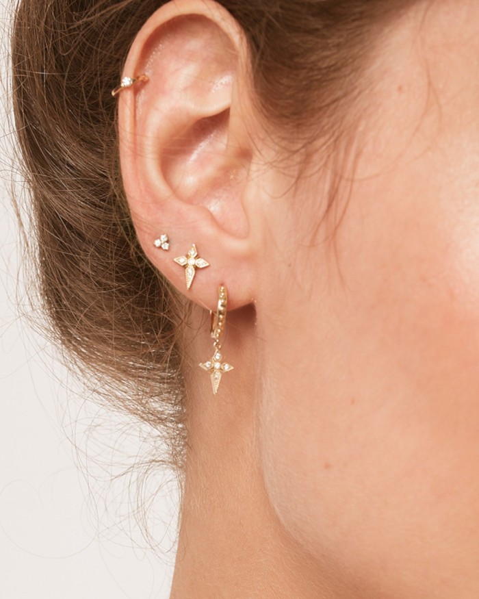 Art Deco gouden oorbellen met diamanten kruisje | LECARRE